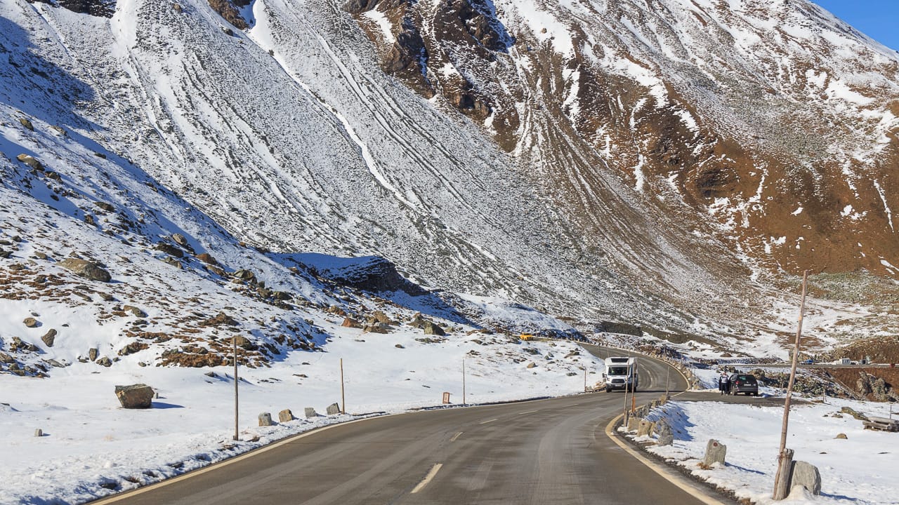 Verkehrsregeln Österreich: Geschwindigkeit, Warnwesten und Besonderheiten für Camper
