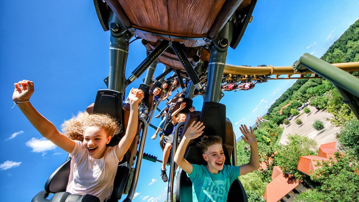 Campeggio nei parchi a tema: divertimento per tutta la famiglia 17 A testa alta nel parco a tema Tripsdrill in Germania