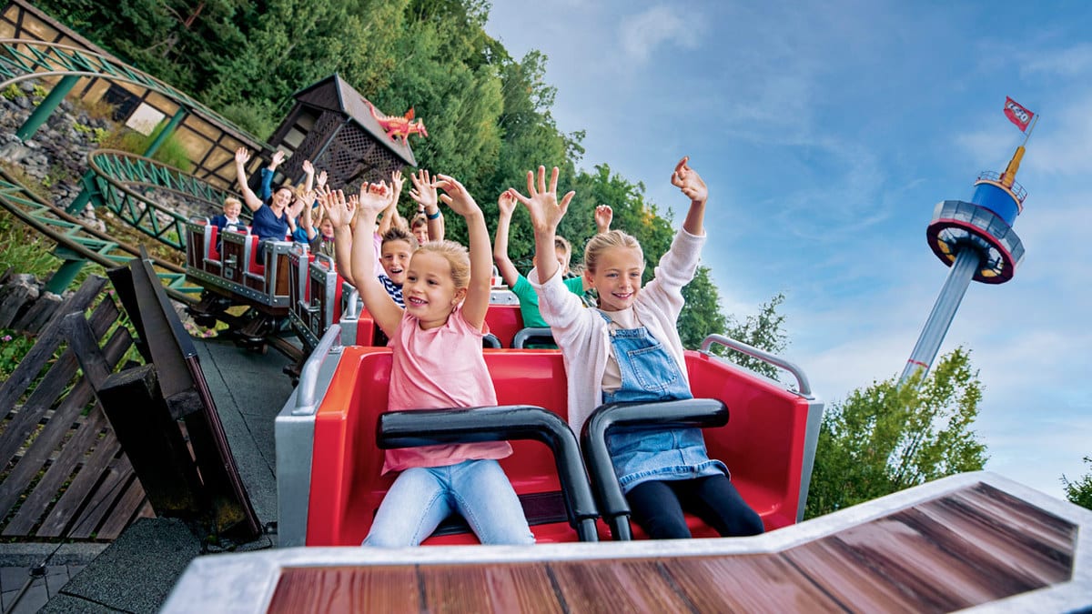 Campeggio nei parchi a tema: divertimento per tutta la famiglia 21 La caccia al drago a Legoland, un parco divertimenti in Germania