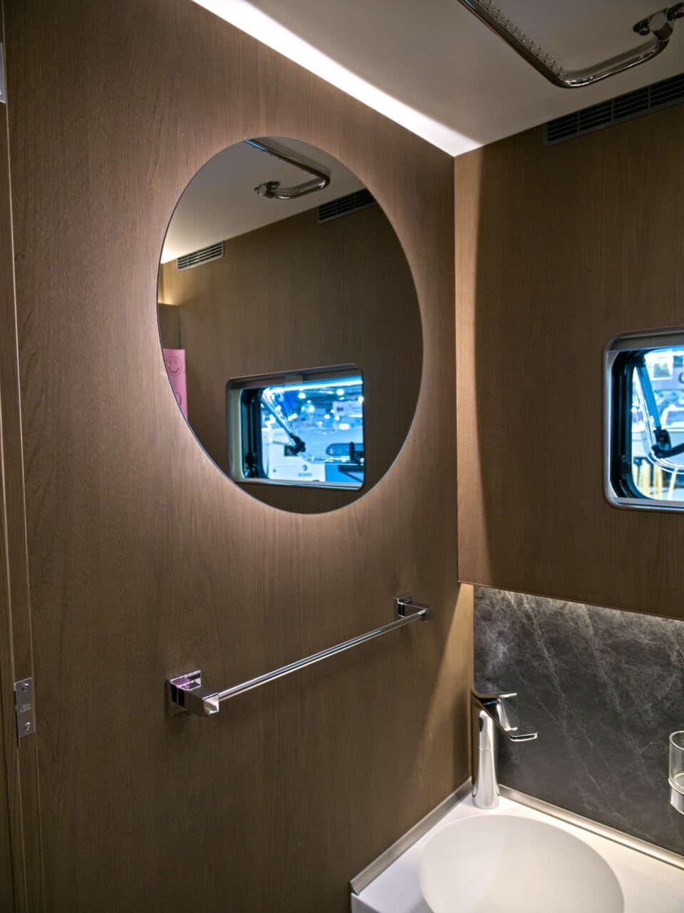 Deddle RV Carbonic Liner 78 - Specchio Caravan Salon 2024