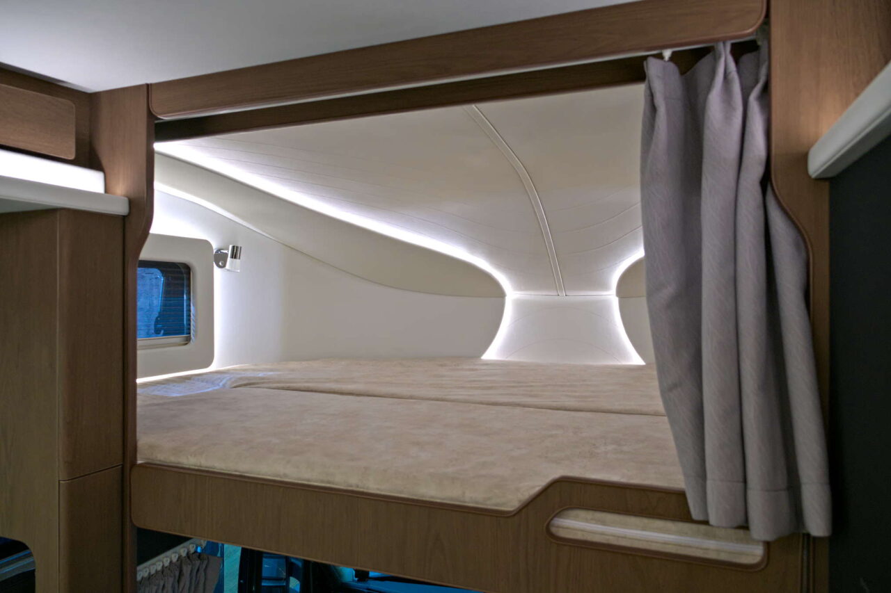 Deddle RV Carbonic Liner 78 - Letto ad alcova Caravan Salon 2024