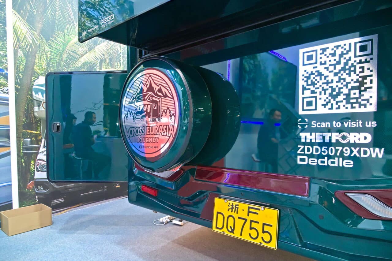 Deddle RV Carbonic Liner 78 - vista posteriore Caravan Salon 2024
