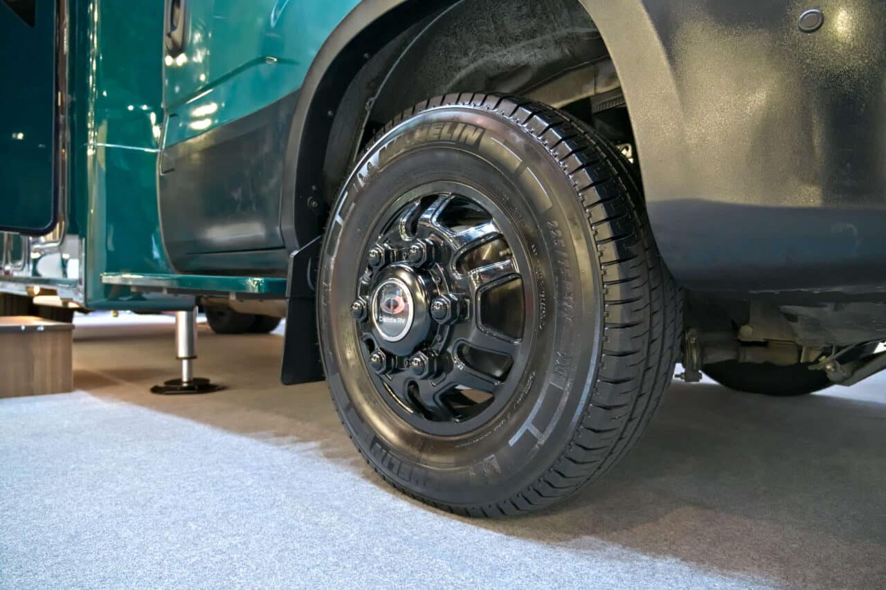 Deddle RV Carbonic Liner 78 - Pneumatici Caravan Salon 2024
