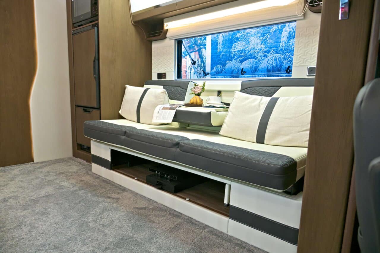 Deddle RV Carbonic Liner 78 - Divano Caravan Salon 2024