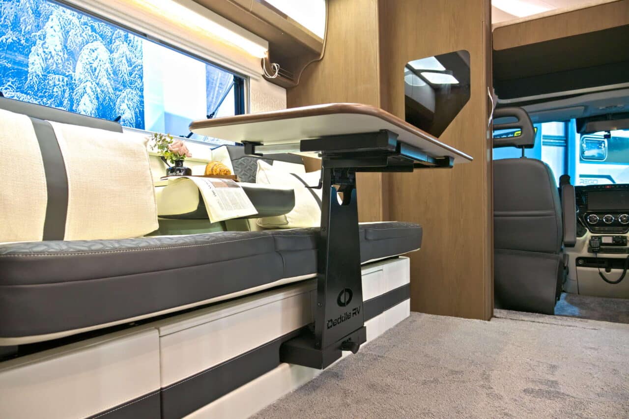 Deddle RV Carbonic Liner 78 - Tavolo Caravan Salon 2024