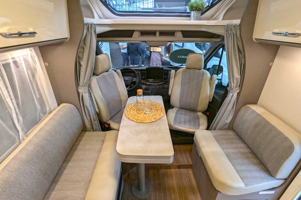 Le novità del Caravan Salon 2024: Etrusco V 6.8 SCF - camper semintegrale dalle dimensioni compatte 2 Etrusco V 6 8 SCF 4830