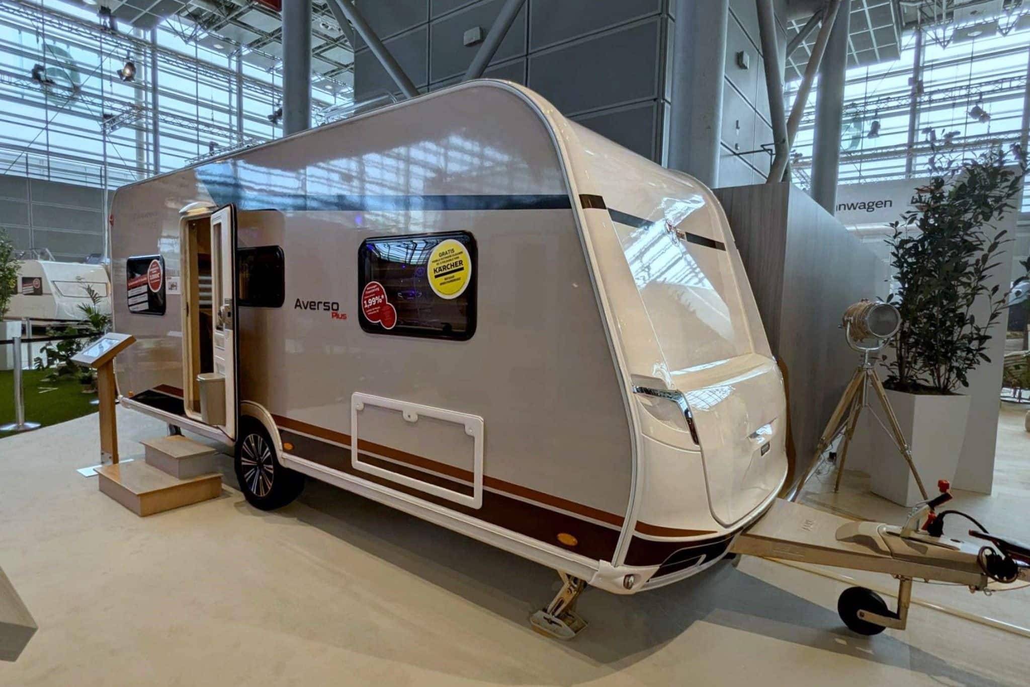 Bürstner Averso Plus 520 TL (2025) – Caravan compatta con fino a 6 posti letto