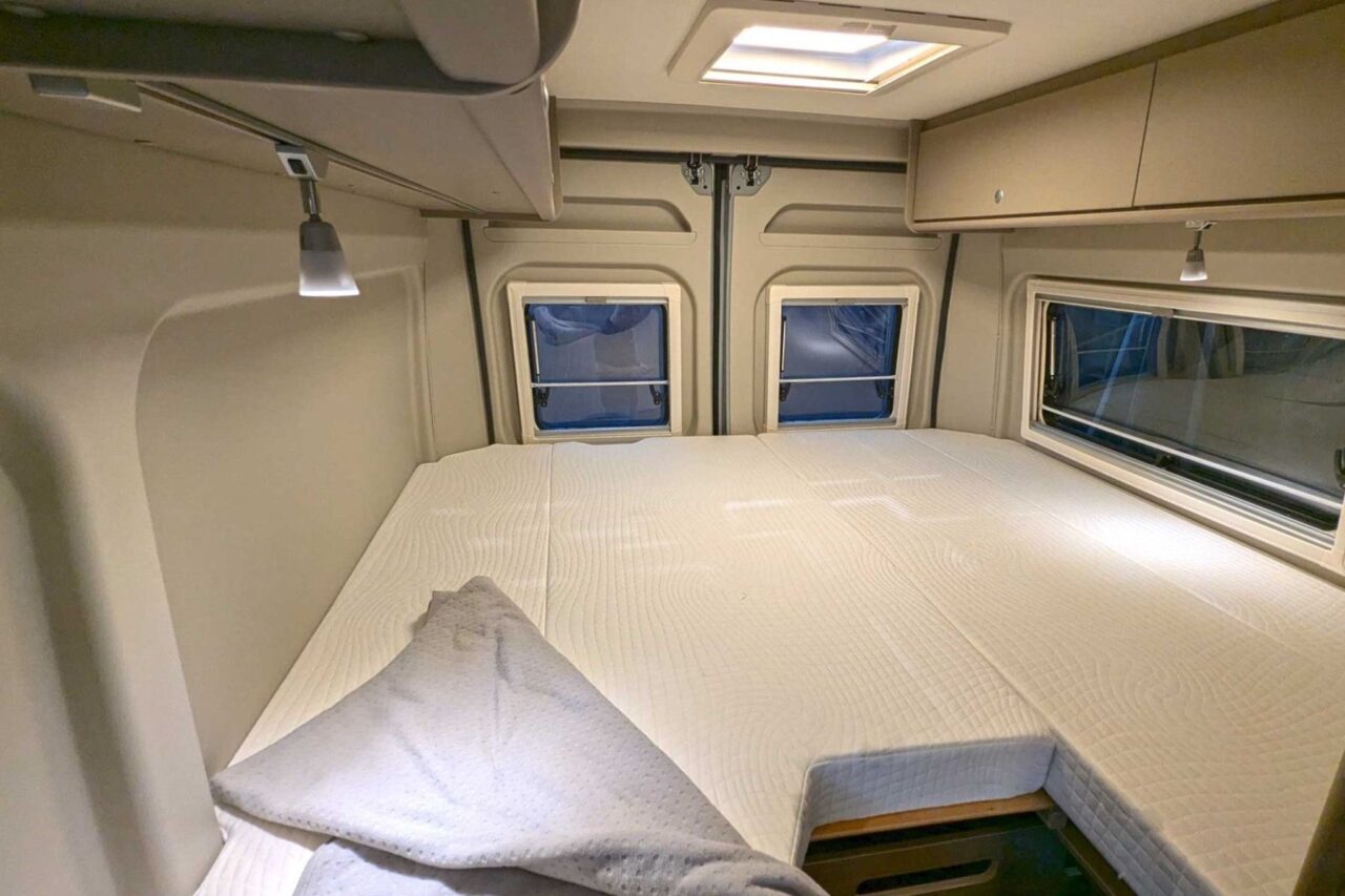 Innovations Caravan Salon 2024: Carado CV 602 - il furgone da 6 metri per la piccola famiglia 3 carado cv 602 schlafbereich