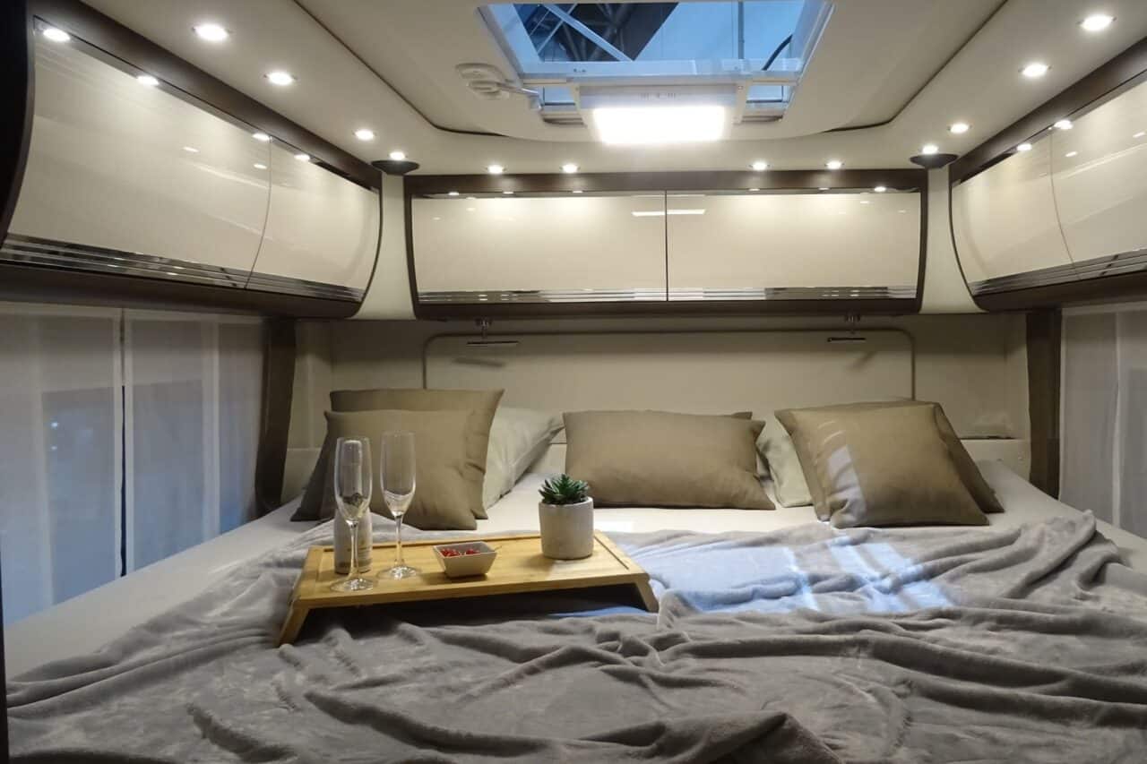 MORELO GRAND EMPIRE 26 T (2025) - L'aereo di lusso dei superlativi su 3 assi 5 morelo grand empire 26t schlafbereich caravan salon 2024 c katja scholz