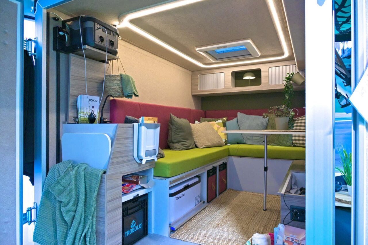 7even50 Mini-Travel (2025) - Mini caravan con tenda sul tetto e fino a 5 posti letto 6 7even50 durchschuss caravan salon 2024 c jalil landero flores