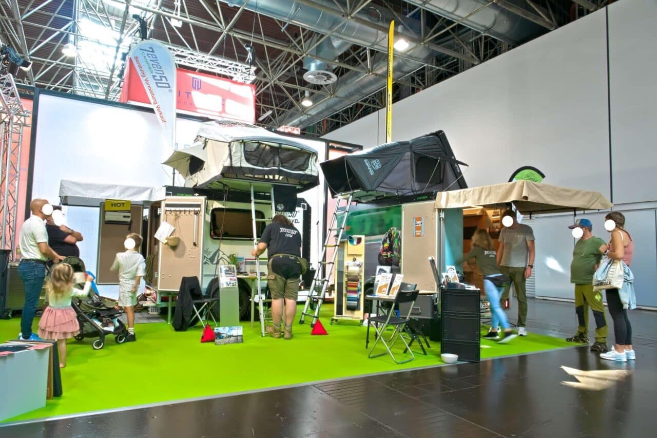 7even50 Mini-Travel (2025) - Mini caravan con tenda sul tetto e fino a 5 posti letto 11 7even50 mit dachzelt und vorzelt caravan salon 2024 c jalil landero flores