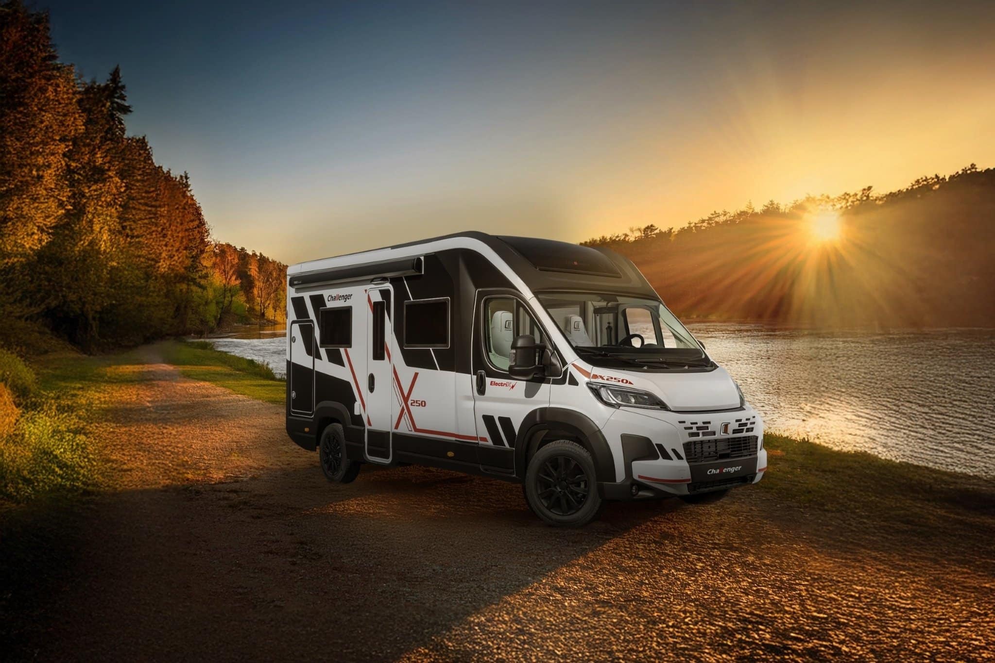 Rivoluzione nel settore del campeggio: il primo camper elettrico bimodale
