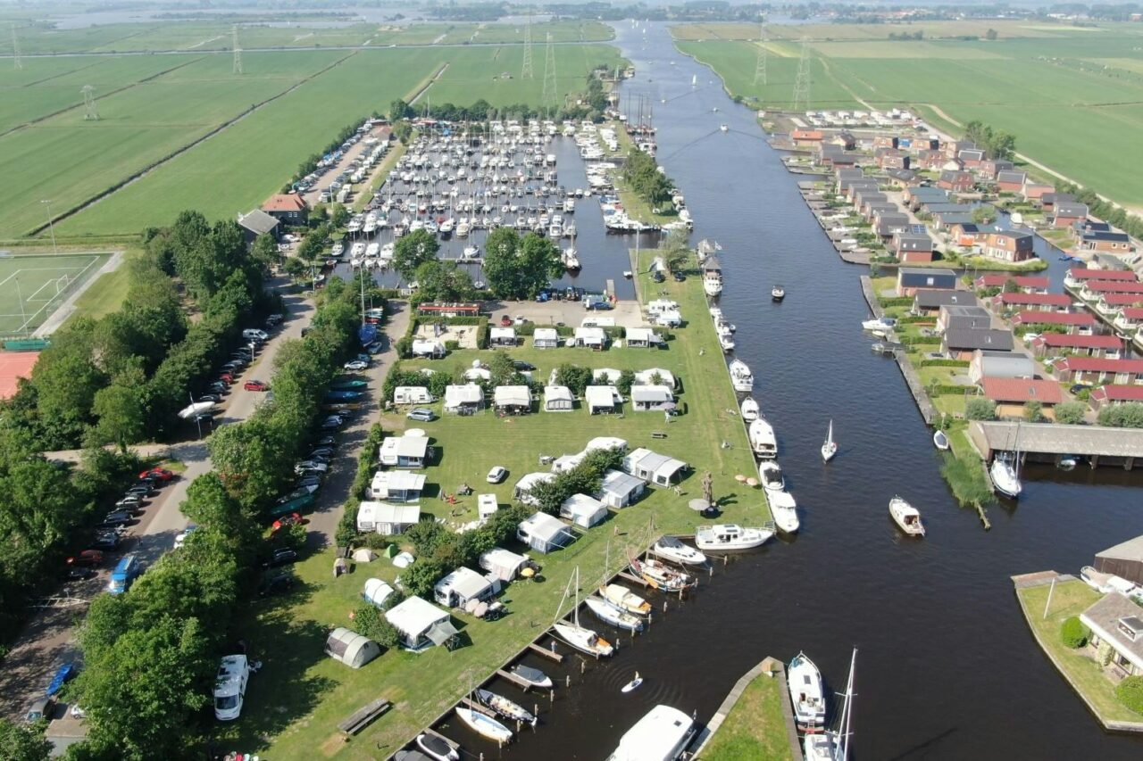 Offerte di campeggio: 30 campeggi top in Germania e nei Paesi Bassi a meno di 30 euro! 10 Camping Drijfveer tusken de marren
