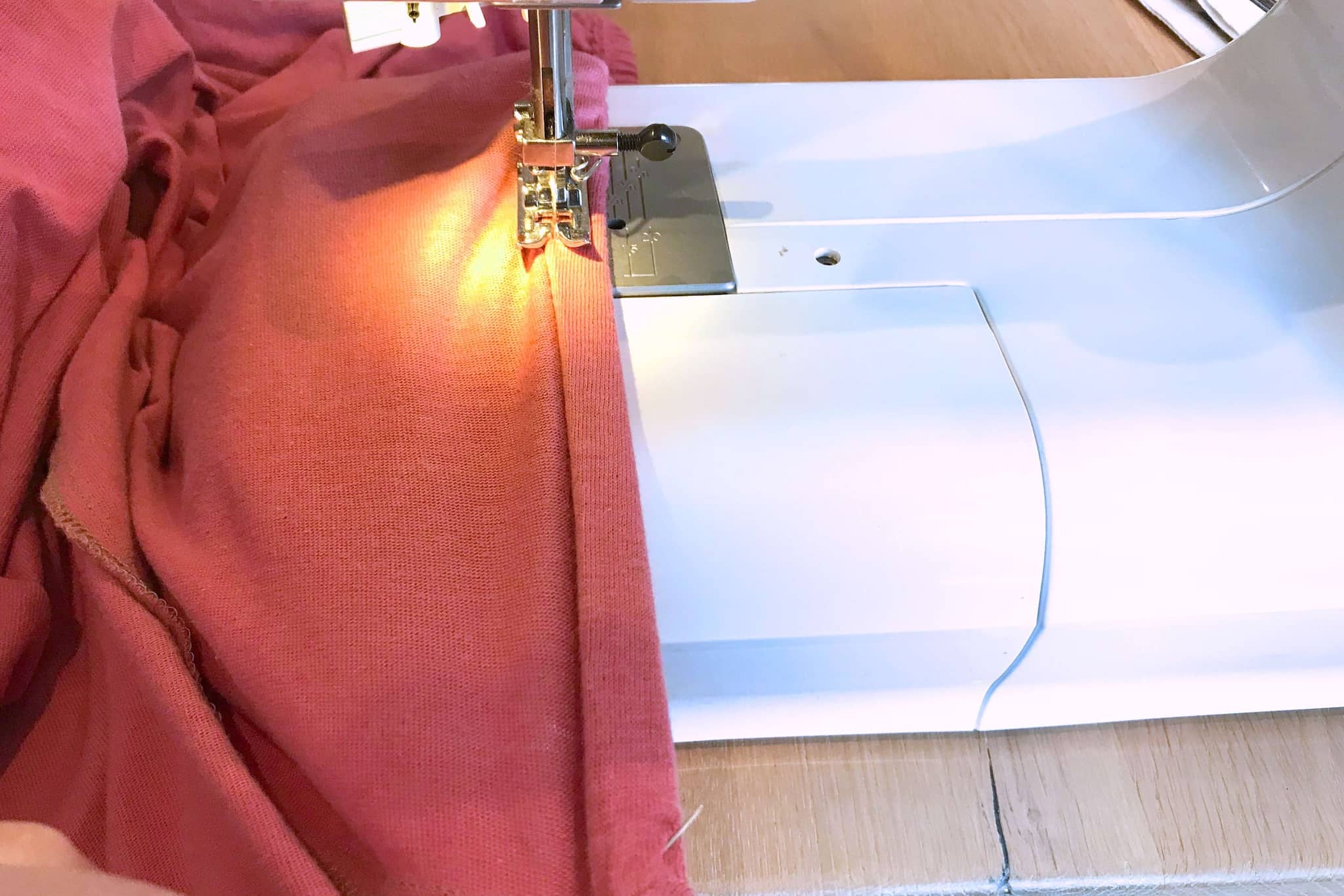 Materasso con dimensioni particolari? Come cucire un lenzuolo a quadri adatto ai camper e alle roulotte!