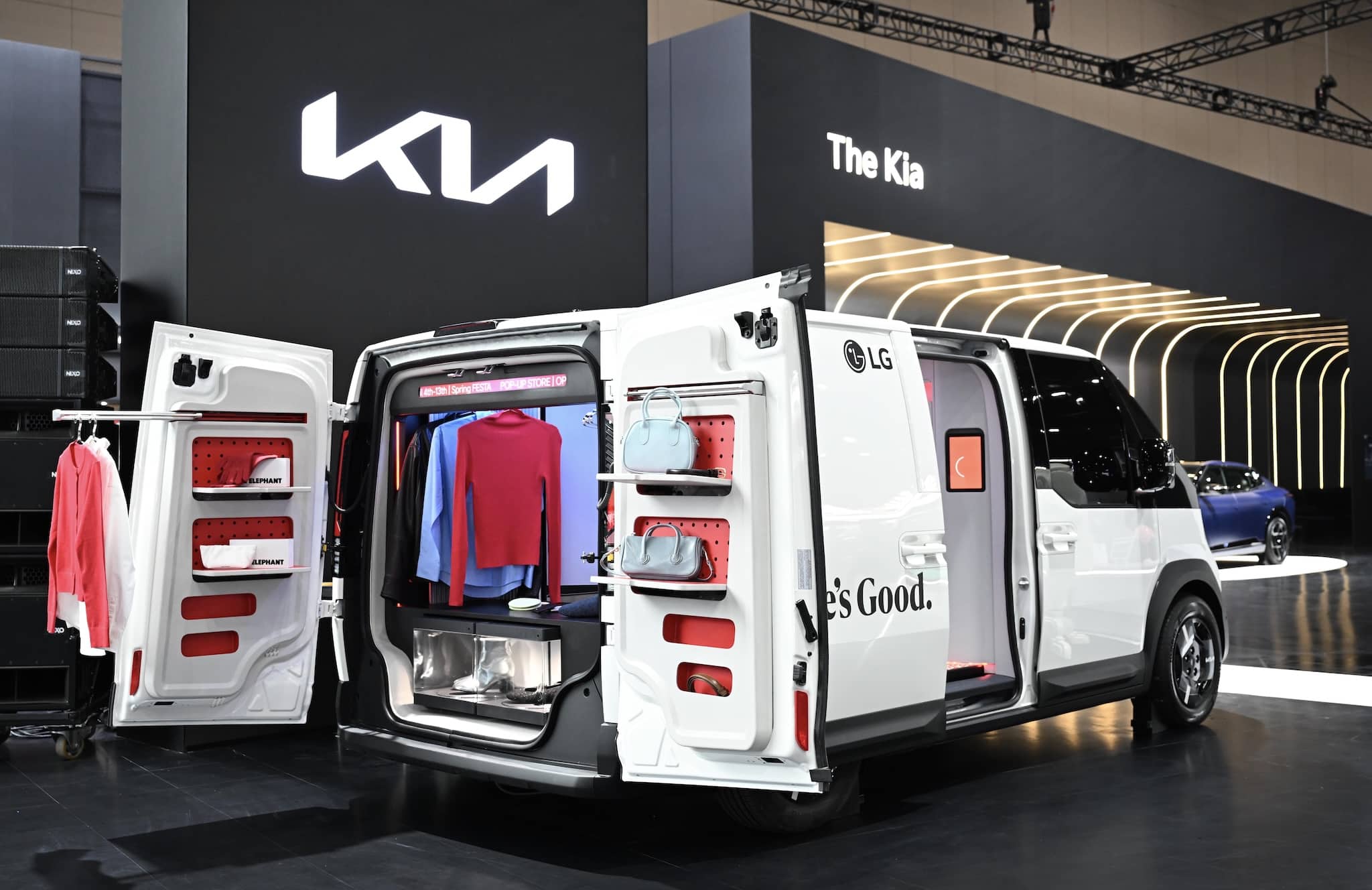 La tecnologia incontra l’avventura: KIA e LG presentano un futuristico concept di campeggio