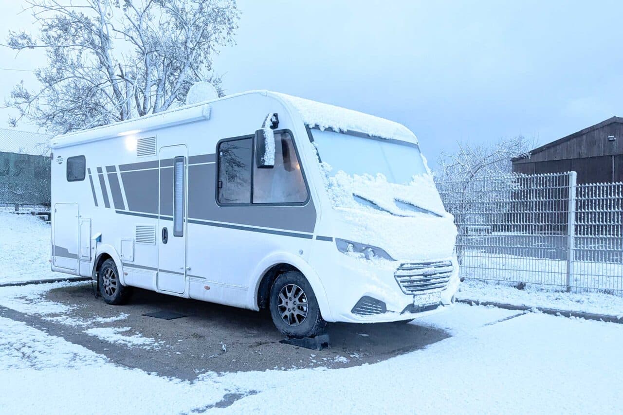 Camper nella neve